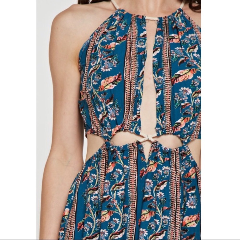 Bohemian cutout maxi dress with slit beach coverup - Picture 4 of 7